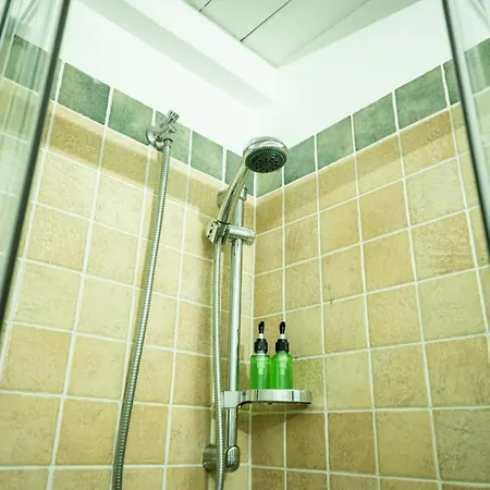 Rhelizeone & جميل Bed and Breakfast 3*