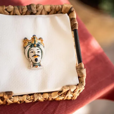 Rhelizeone & جميل 3*