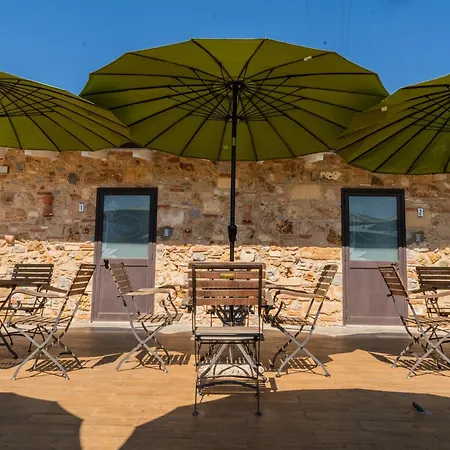 Rhelizeone & جميل Bed and Breakfast