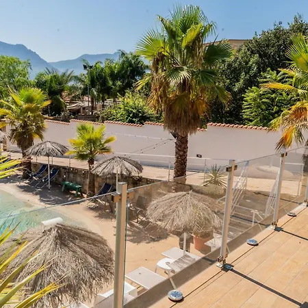 Bed and Breakfast Rhelizeone & جميل