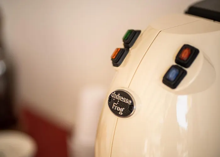 Rhelizeone & جميل 3*