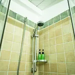 Rhelizeone & جميل Bed & Breakfast 3*