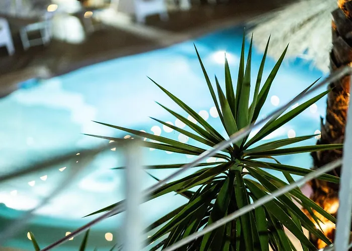 Rhelizeone & جميل B&B 3*