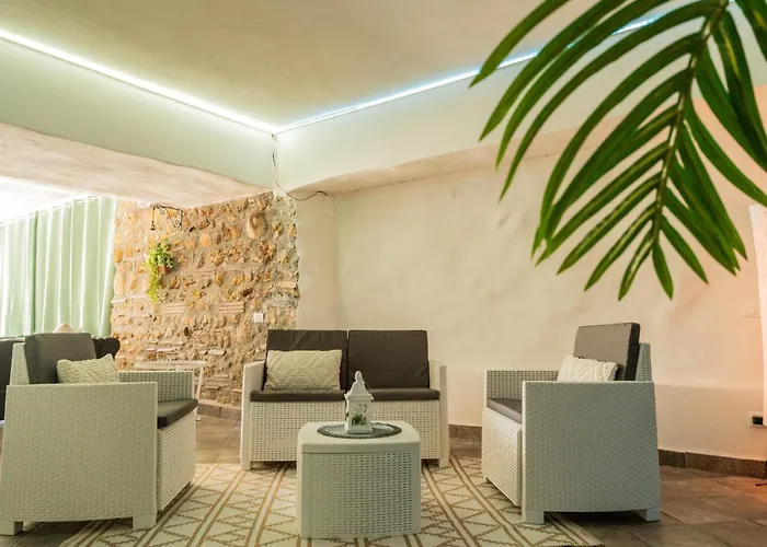 Rhelizeone & جميل