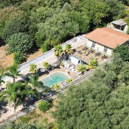 Bed & Breakfast Rhelizeone & جميل