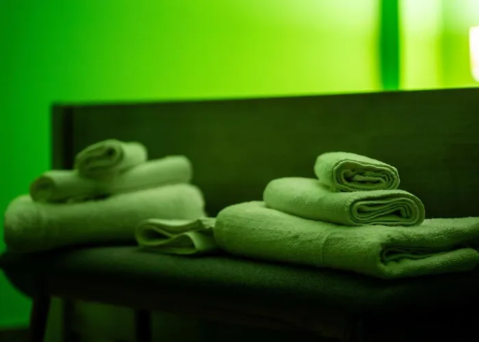 Rhelizeone & جميل 3*