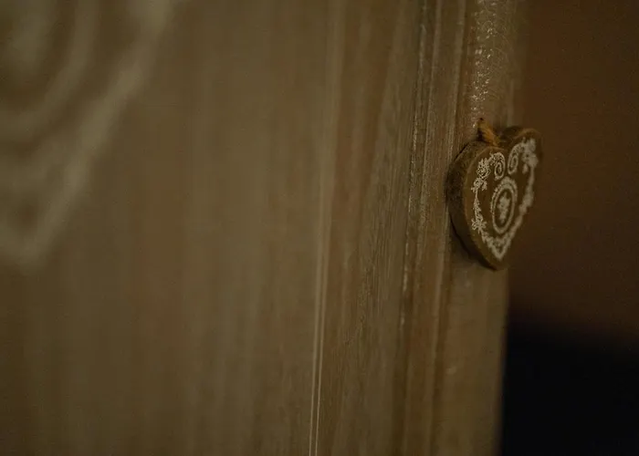 Rhelizeone & جميل 3*