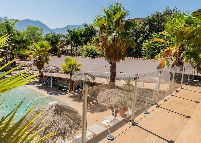 住宿加早餐酒店 Rhelizeone & جميل